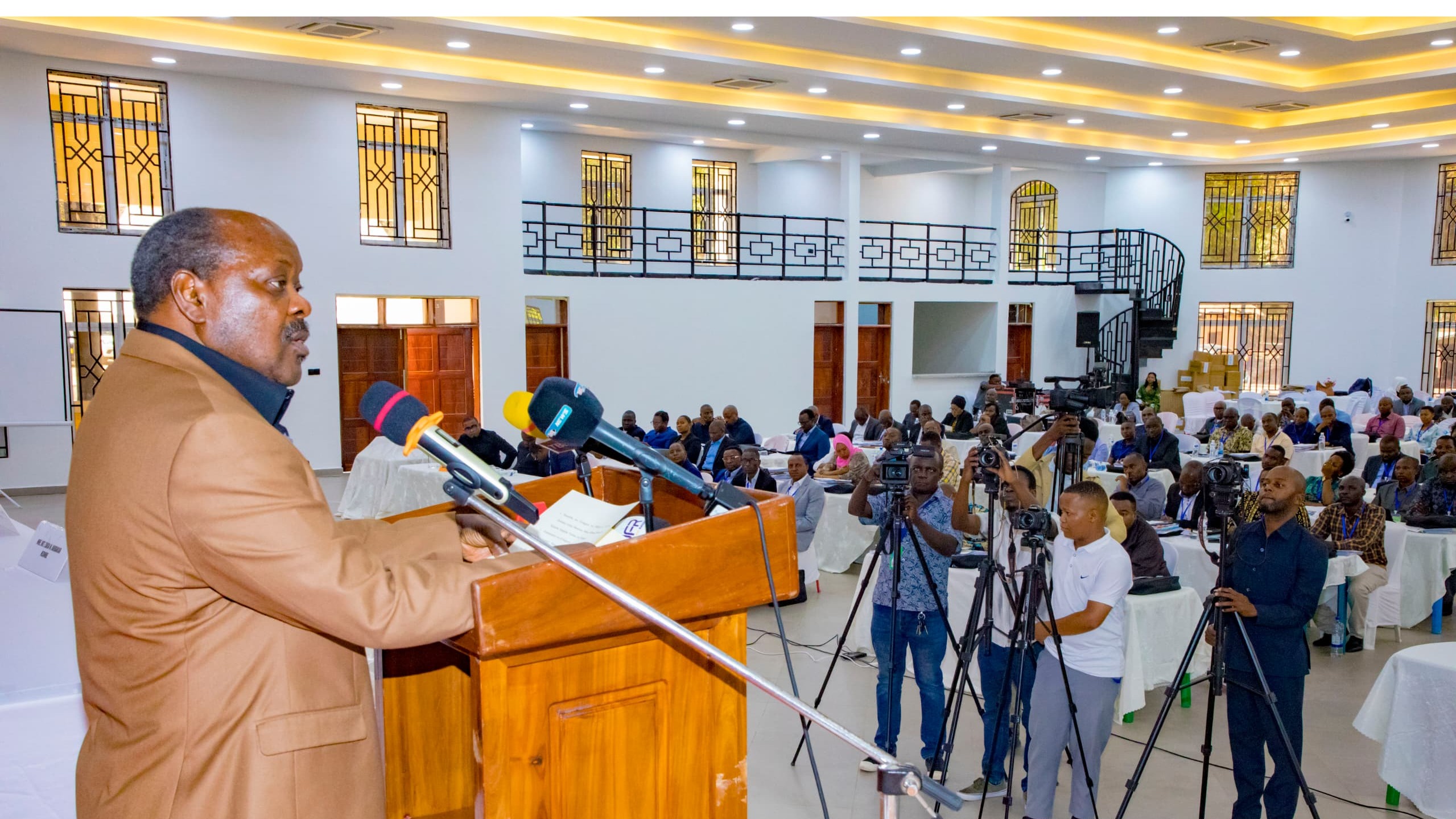 Mwenyekiti wa INEC, Mhe. Jaji wa Rufaa, Jacobs Mwambegele amefungua mafunzo ya watendaji wa uchaguzi Mdogo wa Ubunge Jimbo la Chamwino na Udiwani katika Kata 11 za Tanzania Bara