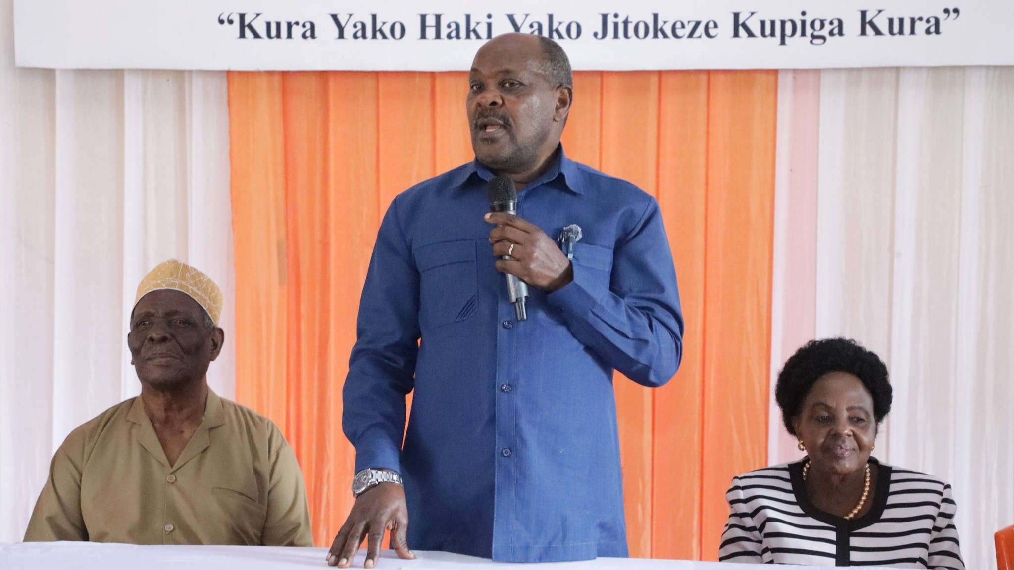 Mwenyekiti wa INEC atembelea mafunzo ya makarani waongozaji wapiga kura katika Jimbo la Peramiho lililopo Songea DC, Mkoani Ruvuma, awataka kutekeleza majukumu yao kwa weledi.