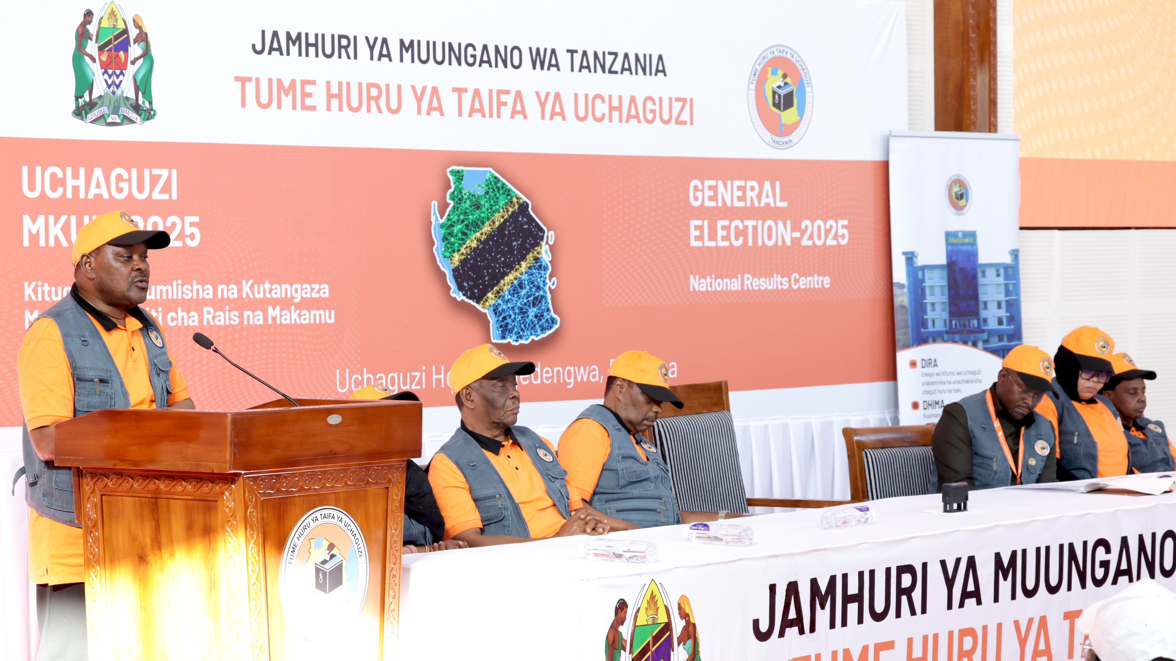 Mwenyekiti wa Tume Huru ya Taifa ya Uchaguzi, Mhe. Jaji wa Rufaa Jacobs Mwambegele ametangaza matokeo ya Uchaguzi wa Kiti cha Rais na Makamu wa Rais katika Uchaguzi Mkuu wa Mwaka 2025