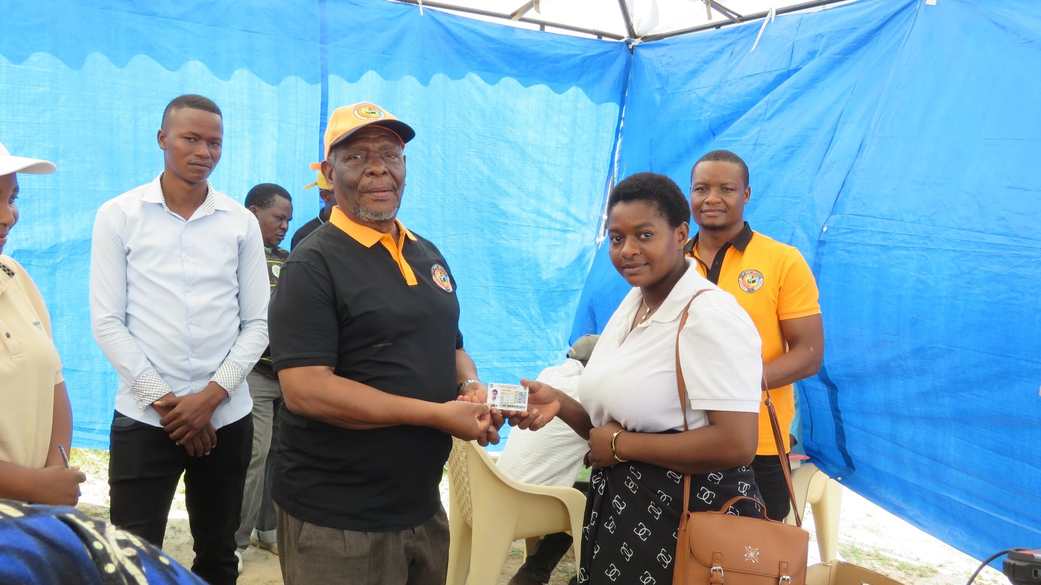 Mjumbe wa Tume Huru ya Taifa ya Uchaguzi, Mhe. Balozi Omari Ramadhan Mapuri, ametembelea vituo vya kuandikisha wapiga kura katika Halmashauri ya Manispaa ya Ubungo
