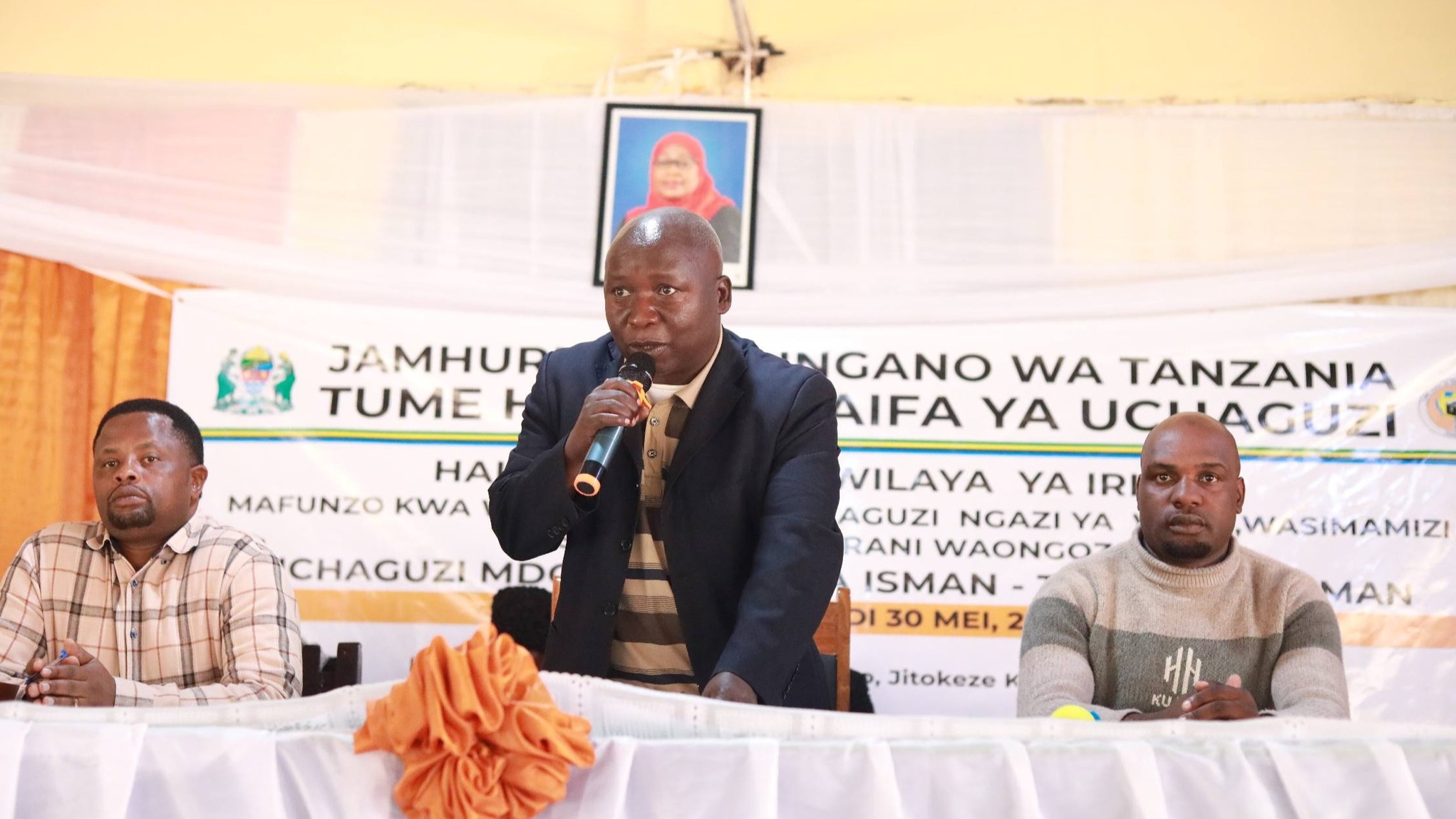 Msimamizi Msaidizi wa Uchaguzi Jimbo la Ismani Ndugu. Mathew Sanga amefungua mafunzo kwa wasimamizi na wasimamizi wasaidizi wa vituo vya kupigia kura wa Jimbo la Ismani, Mkoa wa Iringa