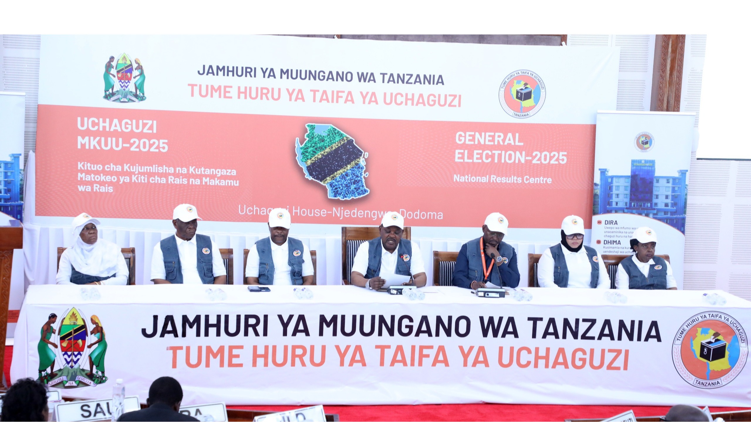 Mwenyekiti wa Tume Huru ya Taifa ya Uchaguzi, Mhe. Jaji wa Mahakama ya Rufani Jacobs Mwambegele ametangaza Matokeo ya Awali ya Uchaguzi wa Rais Katika Majimbo ya Uchaguzi