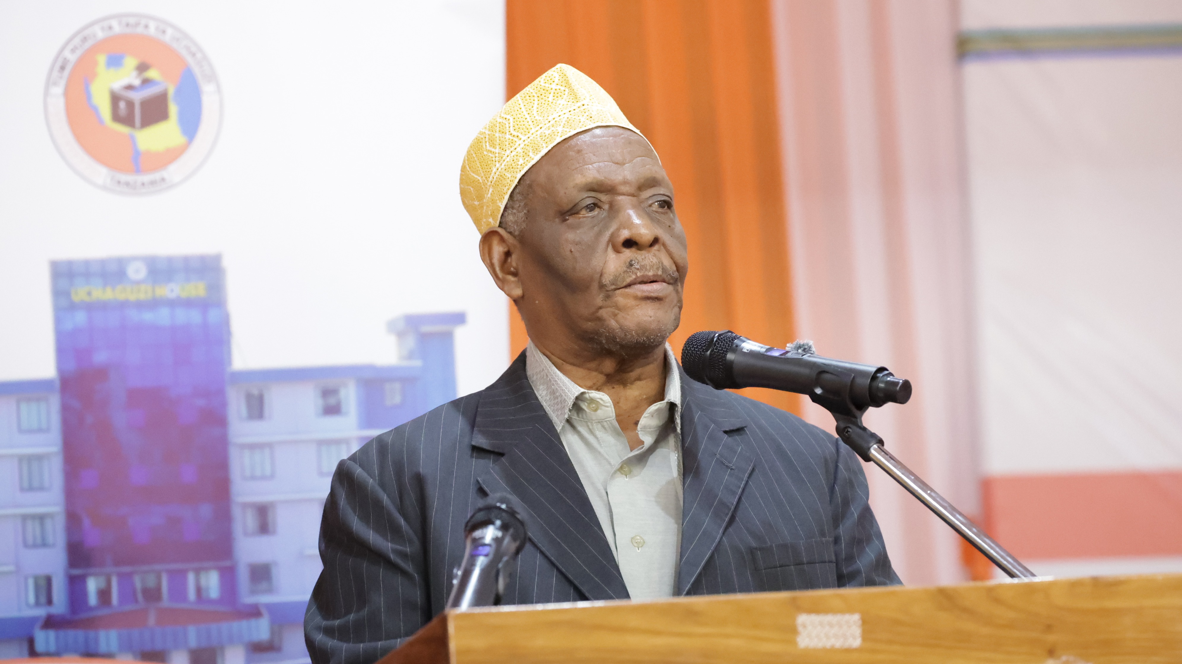 Mjumbe wa Tume Huru ya Taifa ya Uchaguzi, Mhe. Balozi Omar Ramadhan Mapuri amefunga mafunzo kwa watendaji wa uboreshaji wa Daftari kwa Magereza ya Tanzania Bara