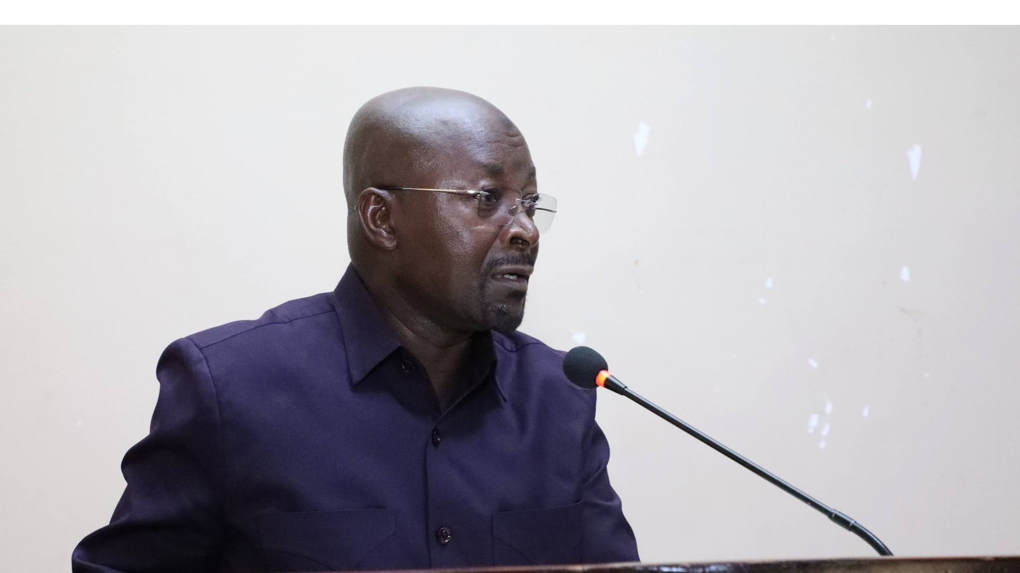 Mwenyekiti wa Baraza la Wafanyakazi la INEC na Mkurugenzi wa Uchaguzi wa Tume, Ndg.  Kailima, R. K ametoa maelezo wakati wa kikao cha Baraza la Wafanyakazi la Tume Mkoani Morogoro