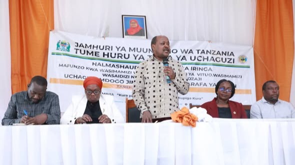 Mwenyekiti wa INEC Mhe. Jaji wa Rufani Jacobs Mwambegele ametembelea mafunzo ya Makarani Waongozaji Wapiga Kura katika Jimbo la Ismani, Halmashauri ya Wilaya ya Iringa Mkoani Iringa