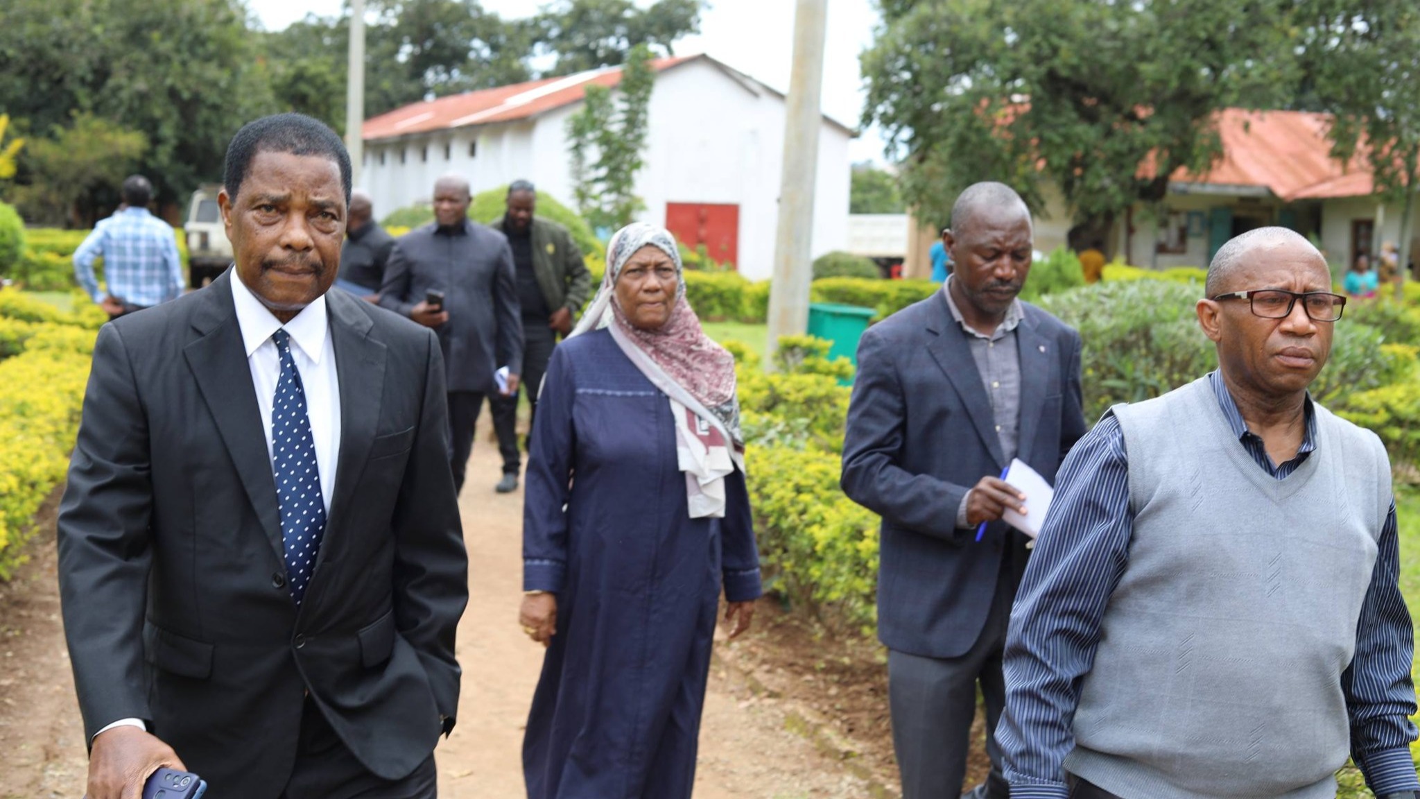 Makamu Mwenyekiti wa INEC, Mhe. Jaji wa Rufani (Mst) Mbarouk Salim Mbarouk akagua maandalizi ya Uchaguzi mdogo wa Udiwani Kata ya Shiwinga, iliyopo Mbozi DC Mkoani Songwe