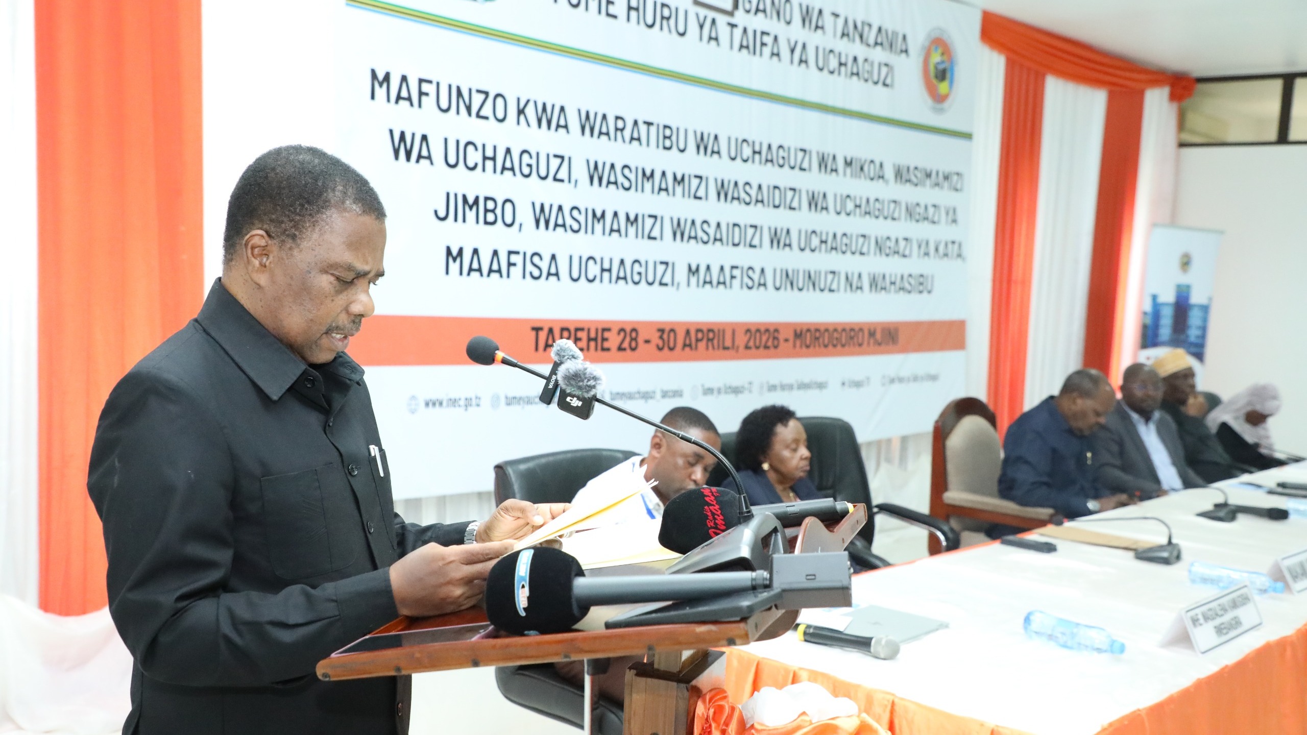 Makamu Mwenyekiti wa Tume Huru ya Taifa ya Uchaguzi, Mhe. Jaji wa Mahakama ya Rufaa (Mst) Mbarouk Salim Mbarouk, amefunga mafunzo ya watendaji wa uchaguzi yaliyofanyika Mkoani Morogoro
