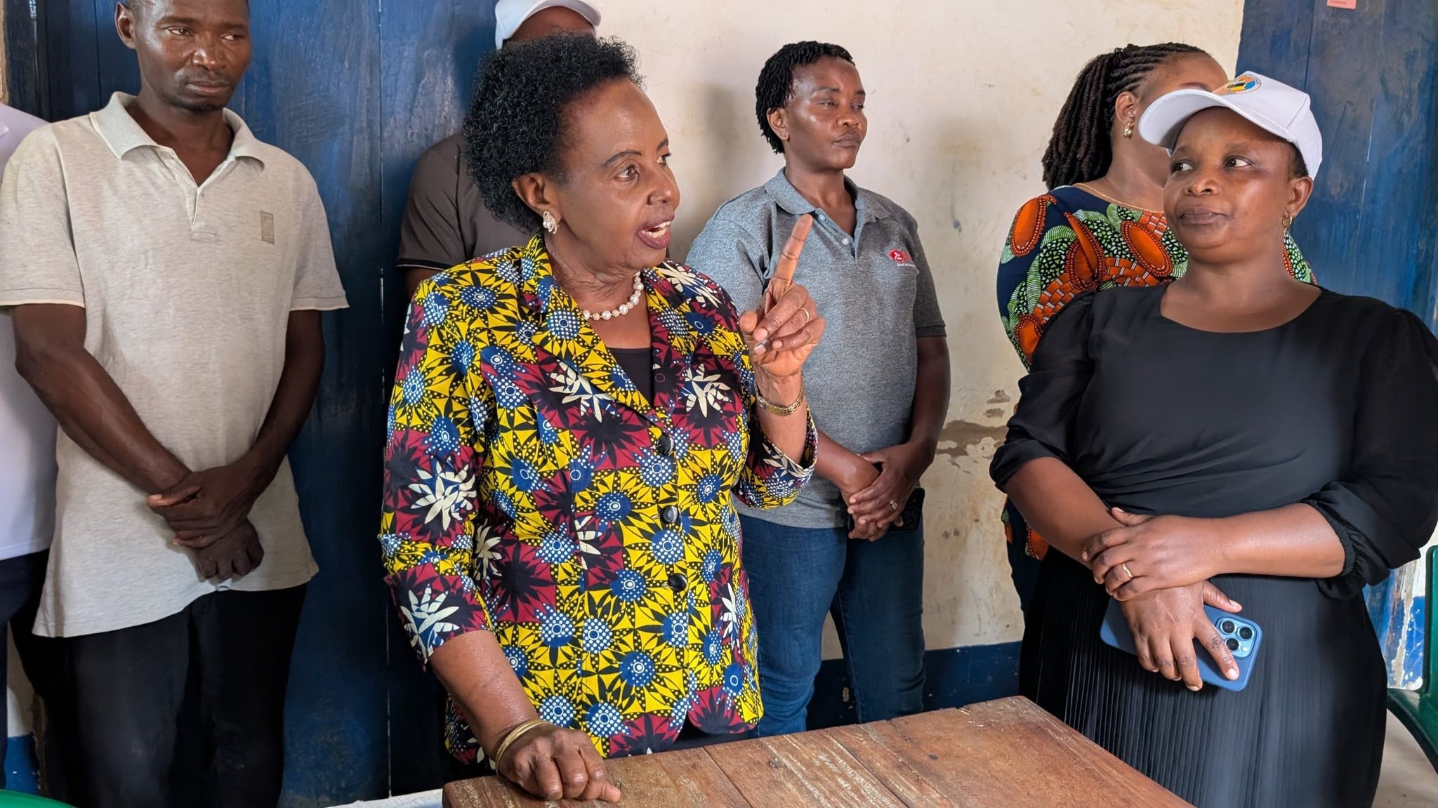 Mjumbe wa Tume Huru ya Taifa ya Uchaguzi, Mhe. Magdalena Kamugisha Rwebangira amekagua uboreshaji wa Daftari katika Mji Mdogo wa Nanyamba Wilayani Tandahimba